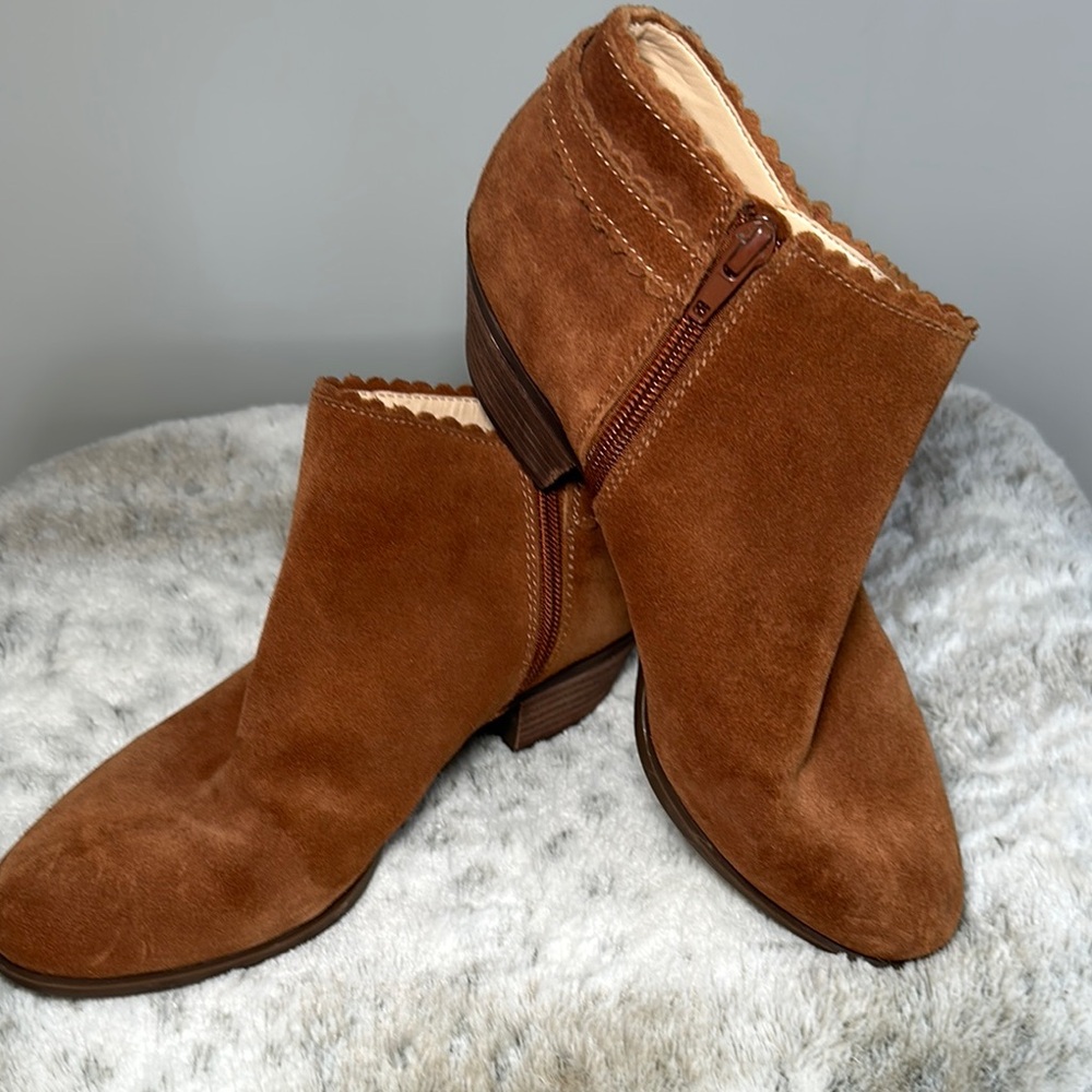 Crown & Ivy Scalloped Brown Ankle Bootie